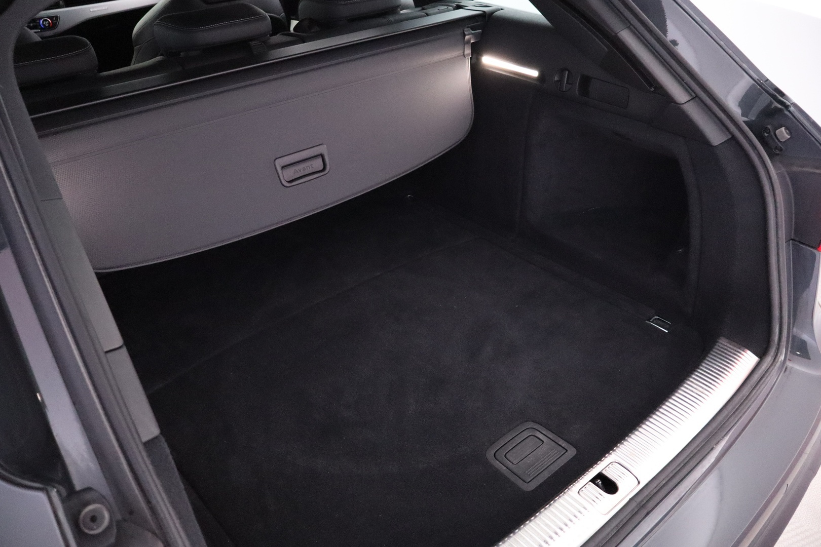 AUDI A4 2023
