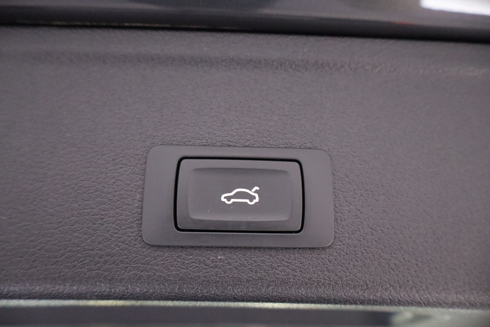 AUDI A4 2023