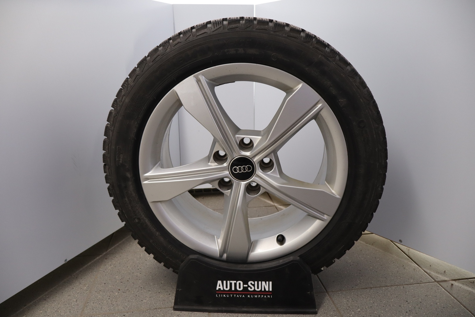 AUDI A4 2023