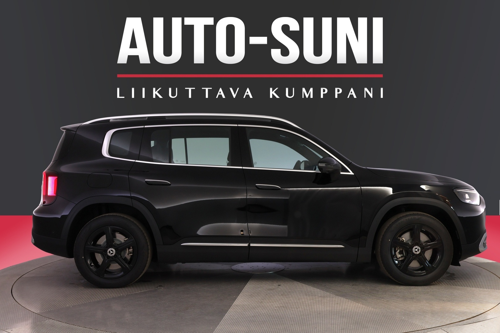 MERCEDES-BENZ GLB 2026