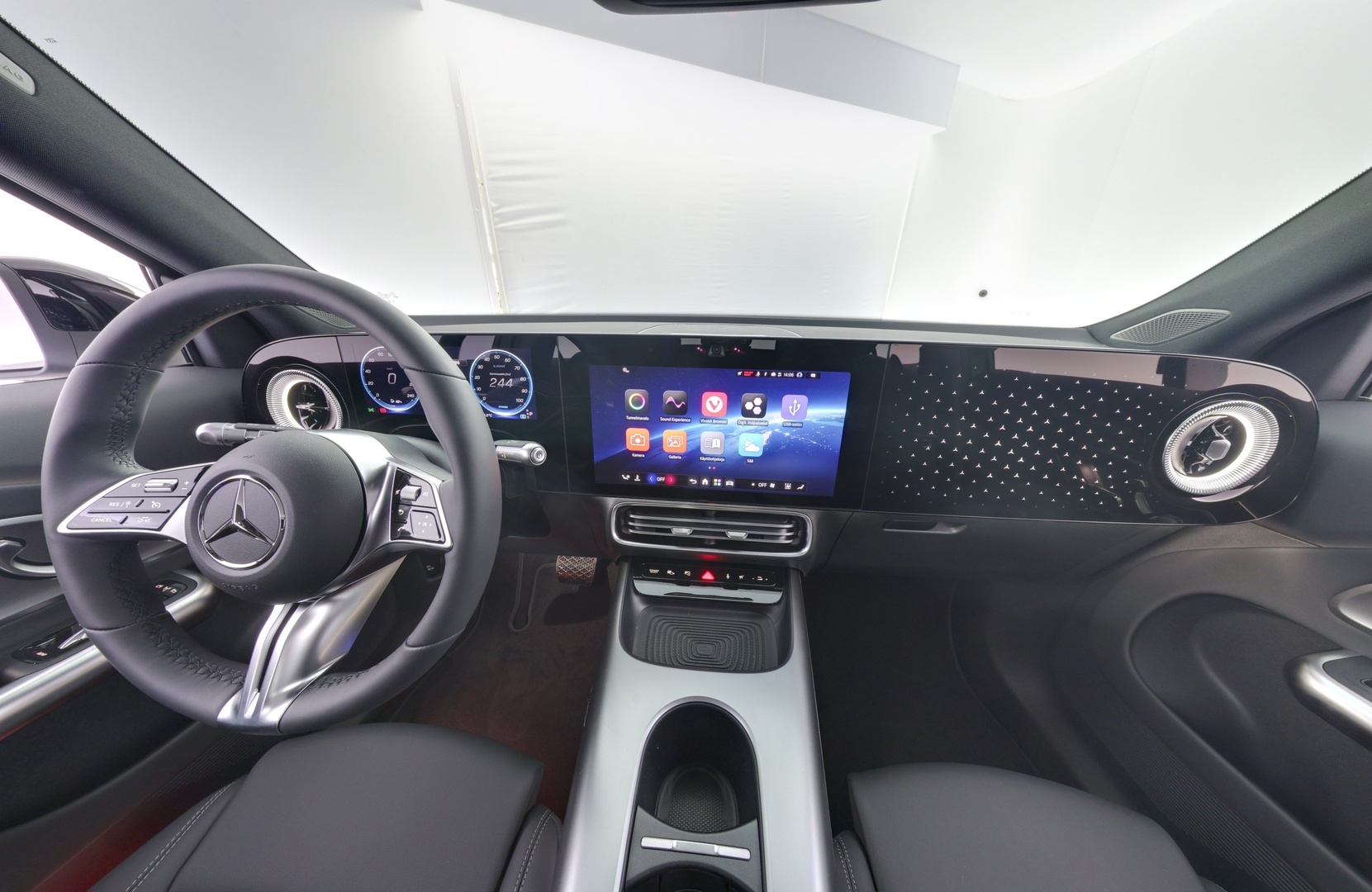 MERCEDES-BENZ GLB 2026