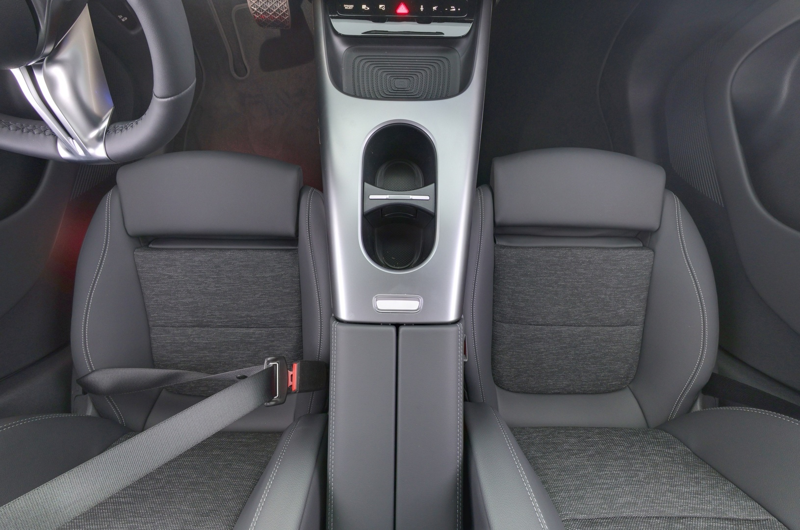 MERCEDES-BENZ GLB 2026