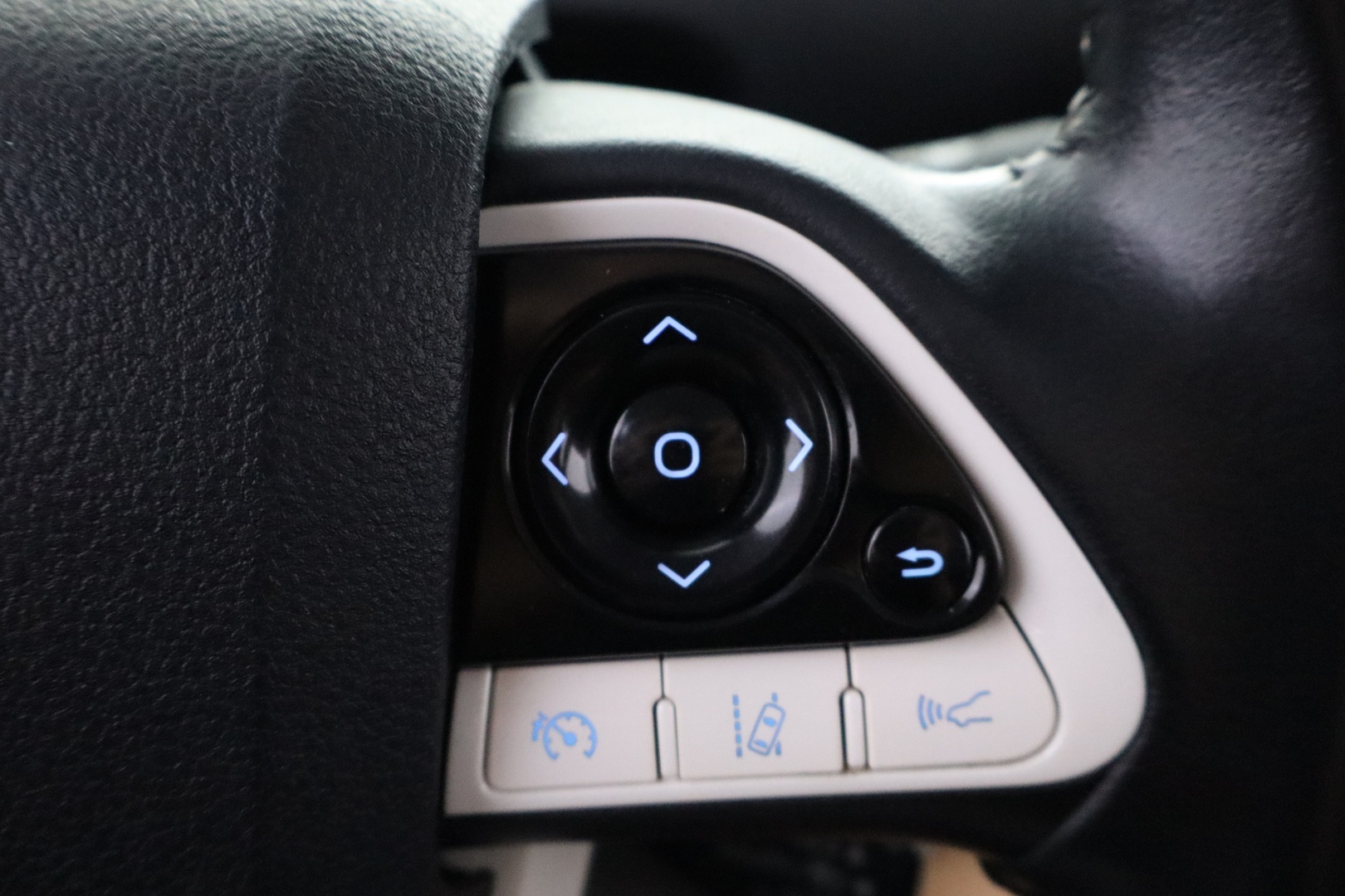 TOYOTA Prius 2019