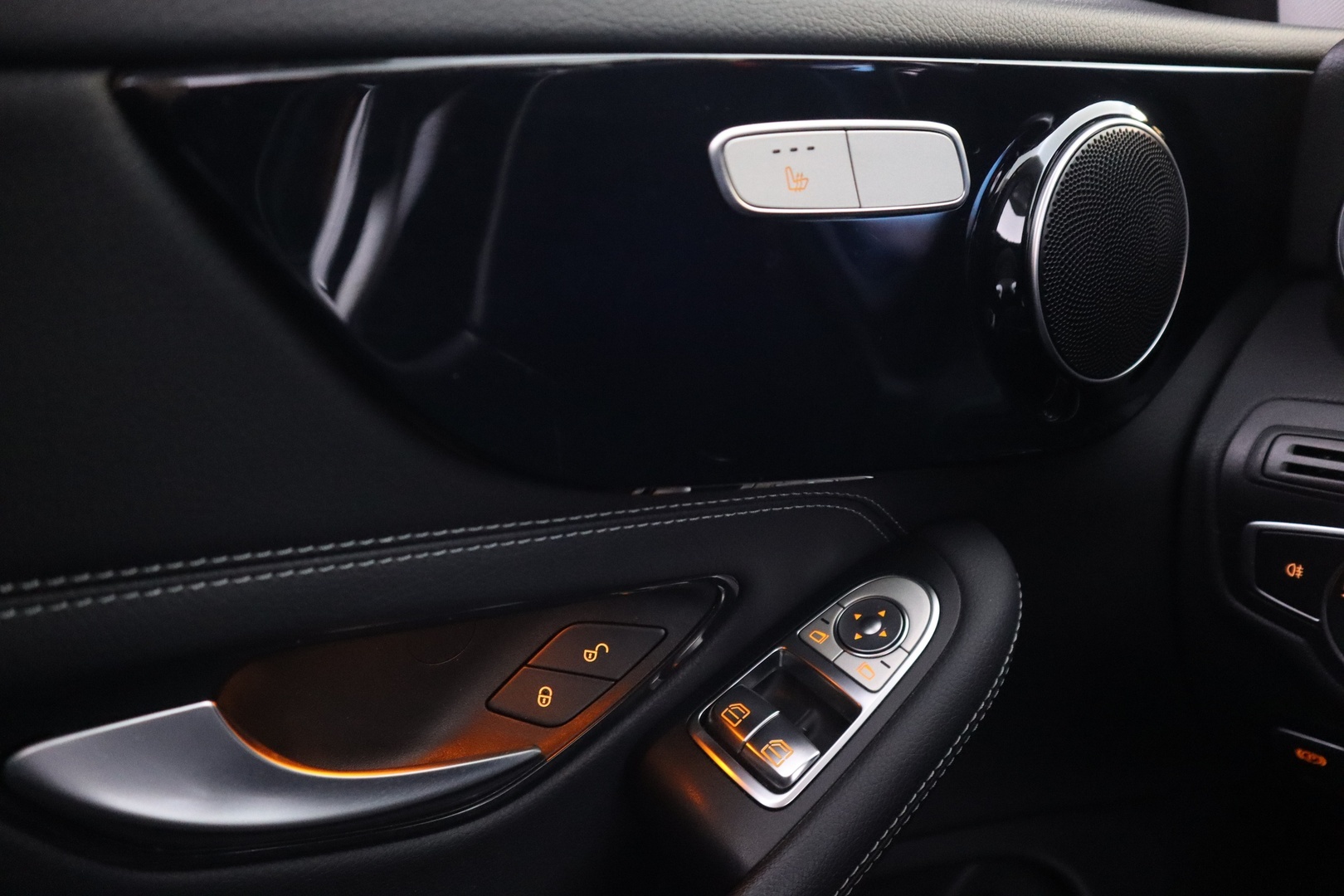 MERCEDES-BENZ C 2021