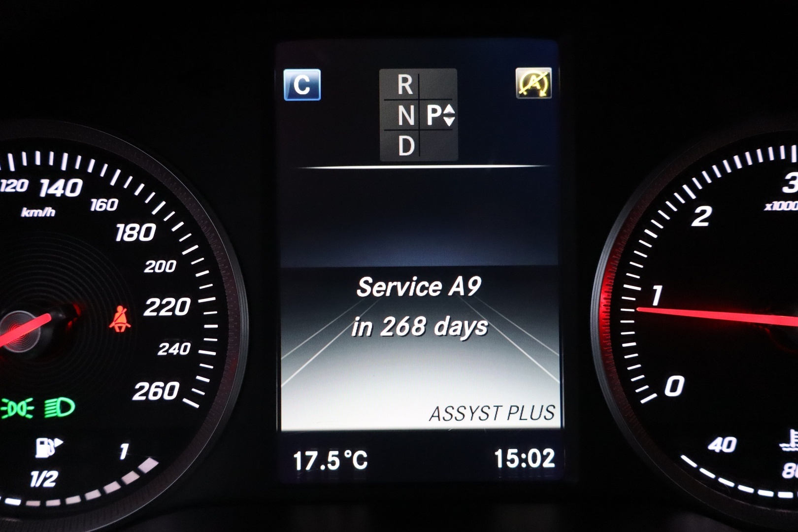 MERCEDES-BENZ C 15