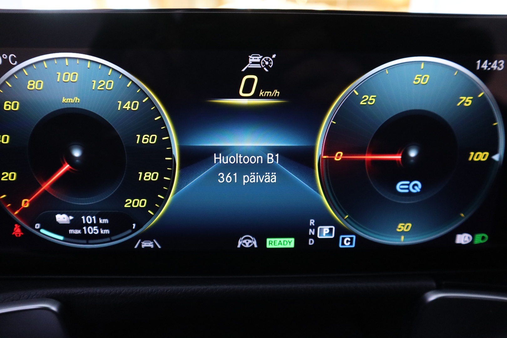 MERCEDES-BENZ EQB 14