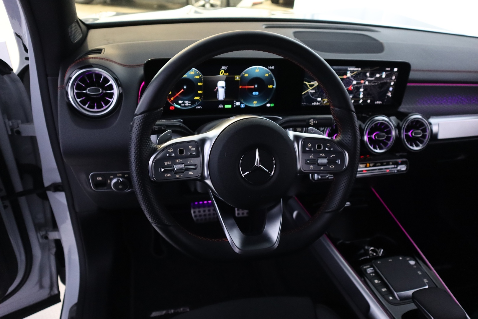MERCEDES-BENZ EQB 15