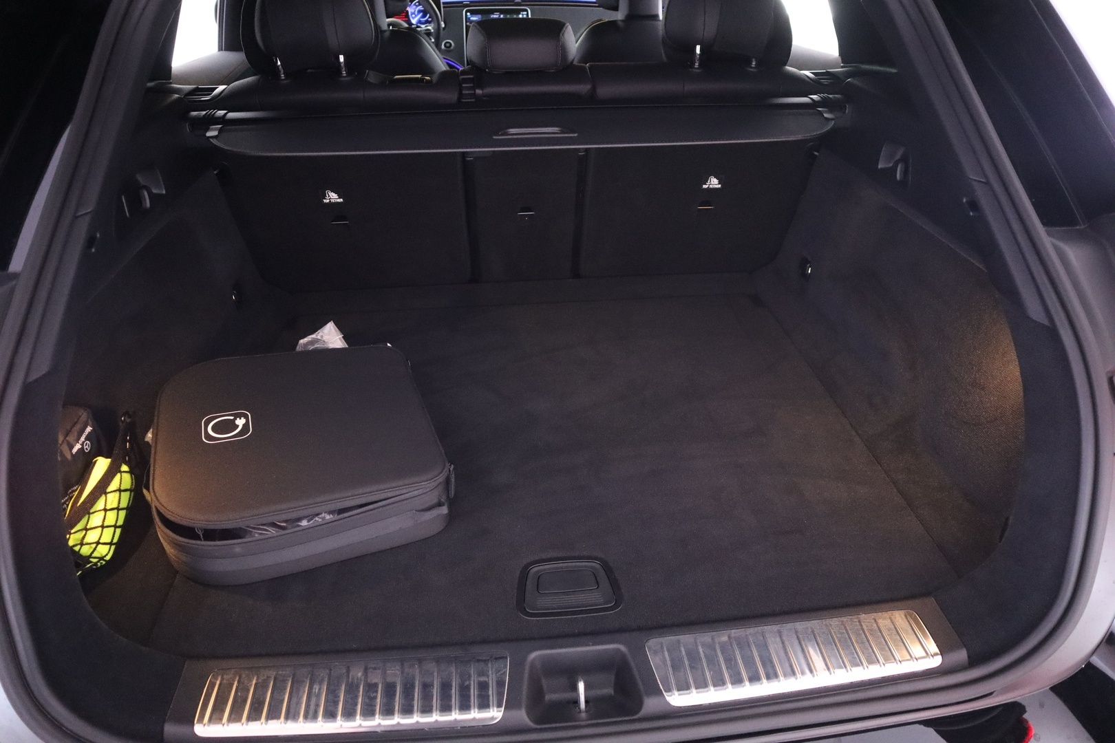 MERCEDES-BENZ EQE SUV 17