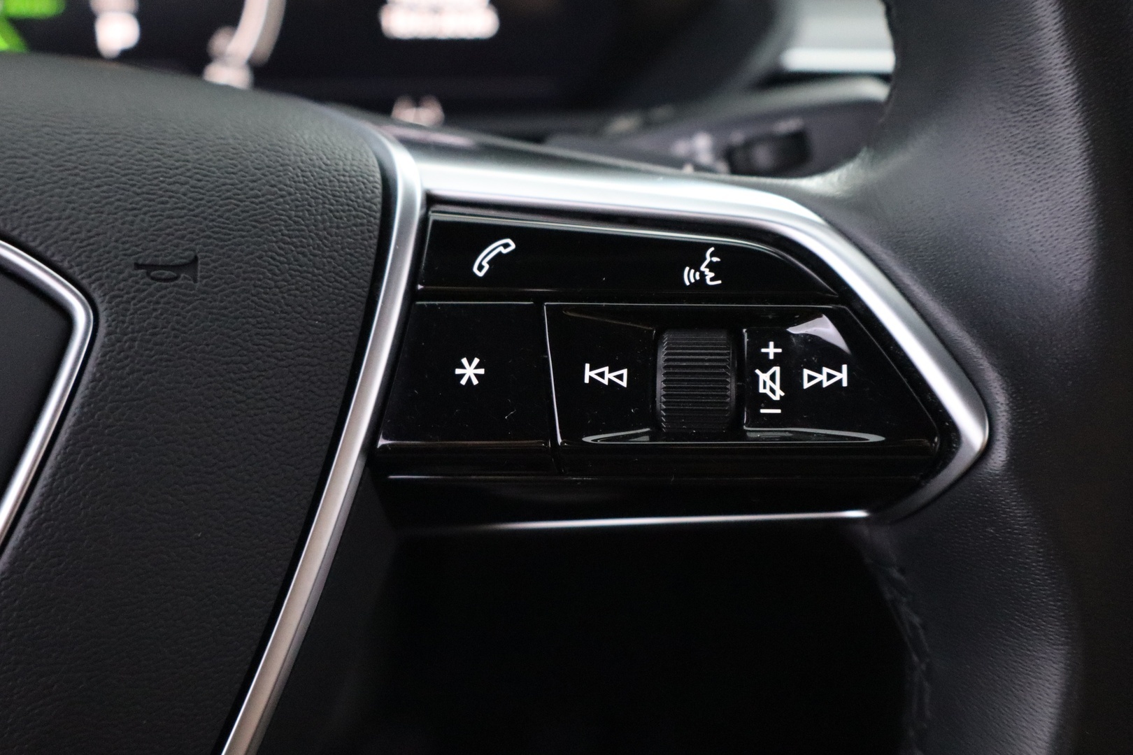 AUDI e-tron 2023