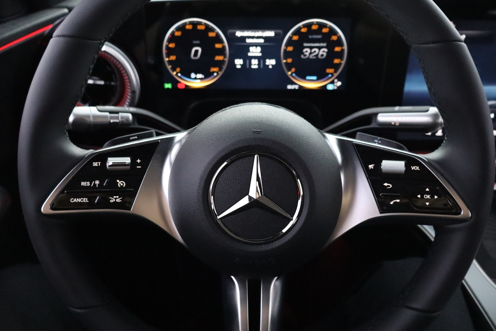 MERCEDES-BENZ GLC 2026