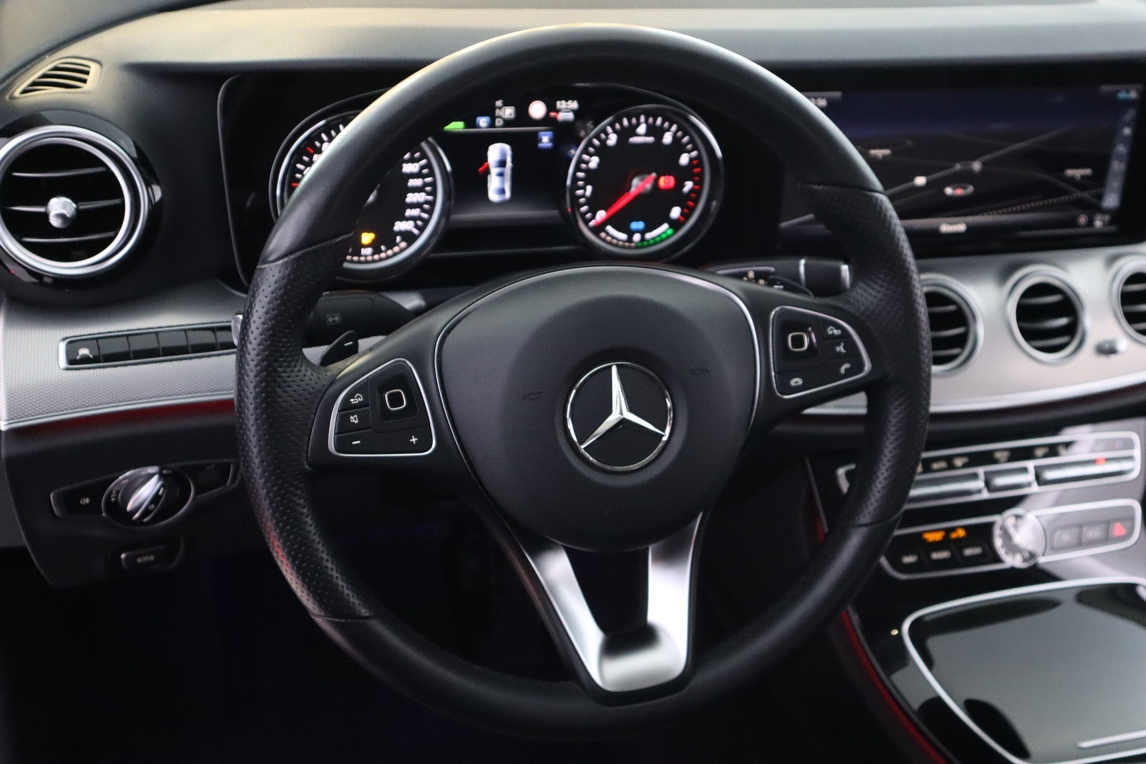 MERCEDES-BENZ E 2018