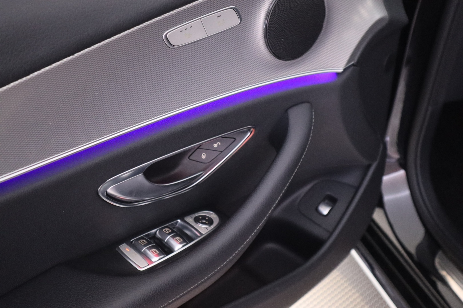 MERCEDES-BENZ E 2018