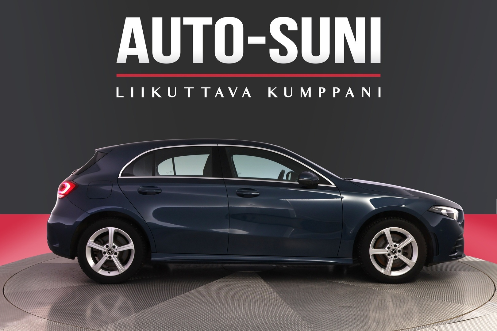 MERCEDES-BENZ A 2023