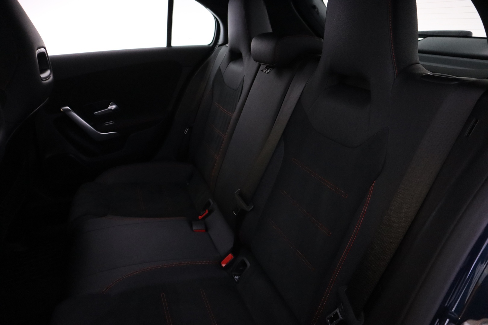 MERCEDES-BENZ A 2023