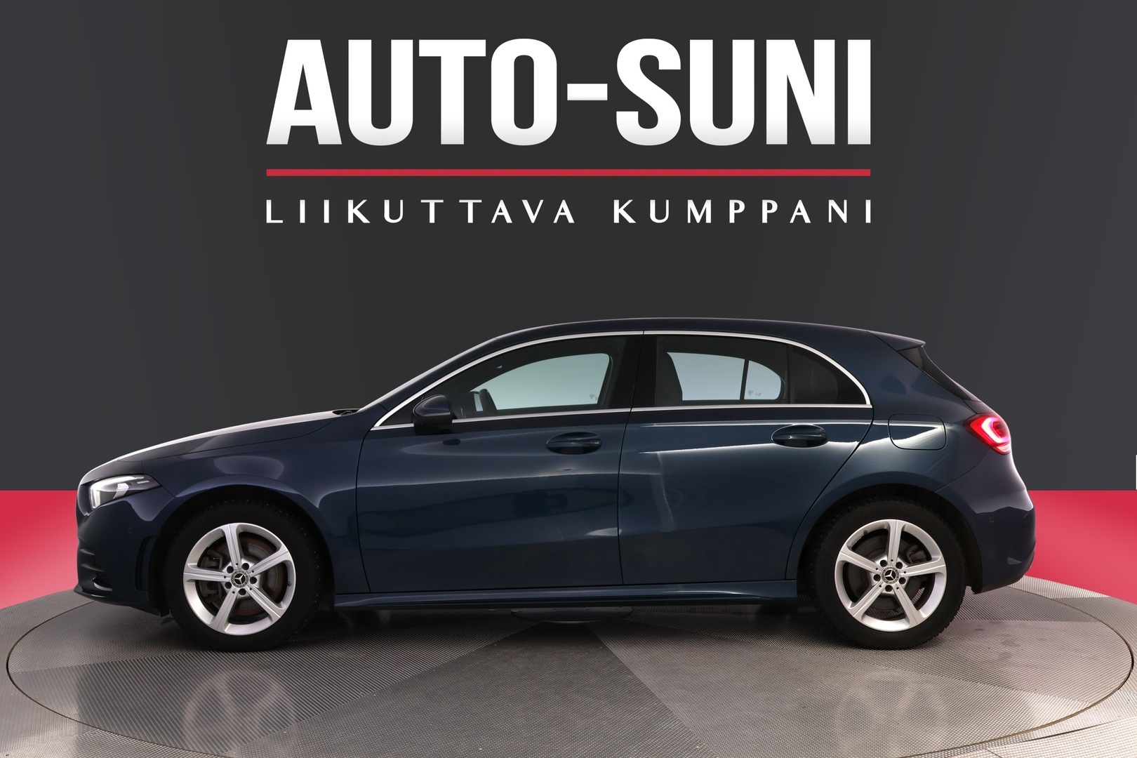 MERCEDES-BENZ A 2023