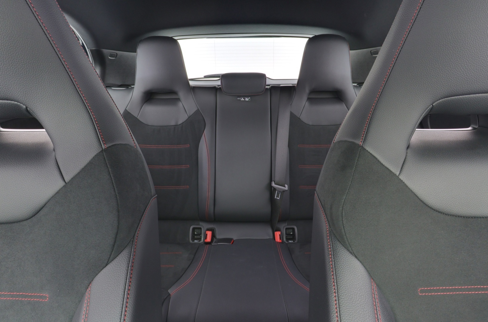 MERCEDES-BENZ A 2023