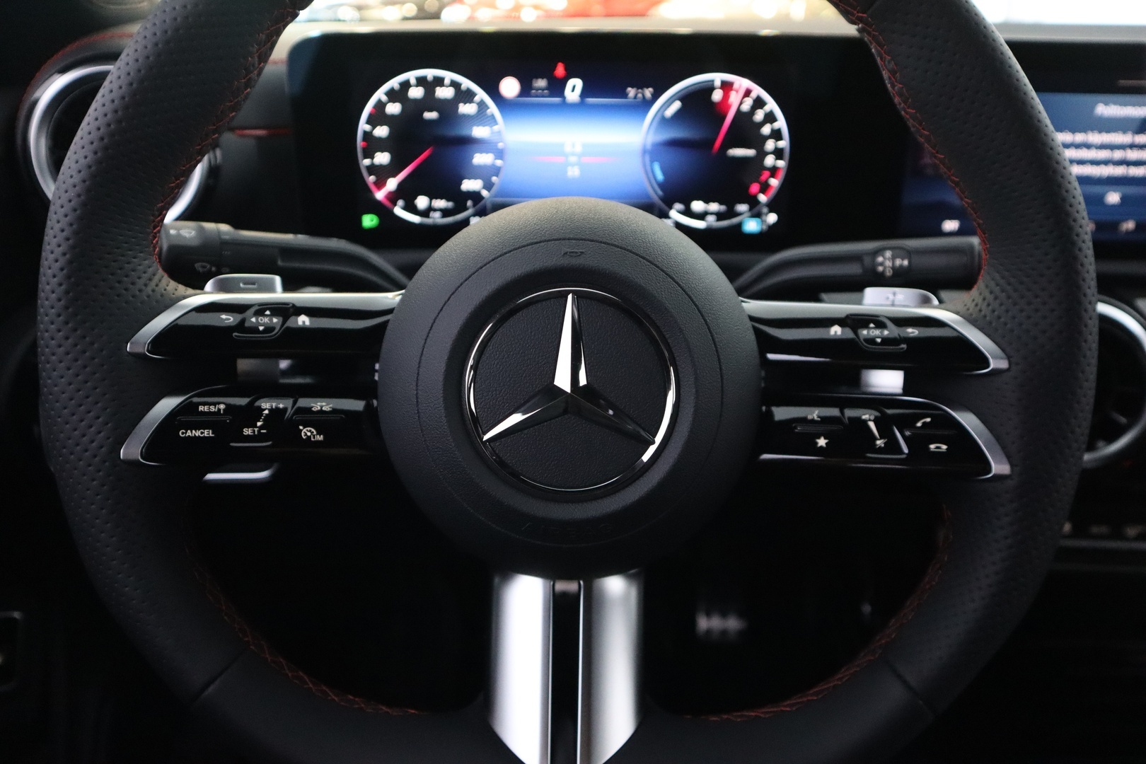 MERCEDES-BENZ CLA 2025