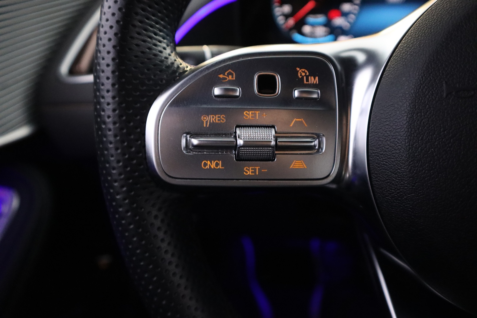 MERCEDES-BENZ EQC 2022