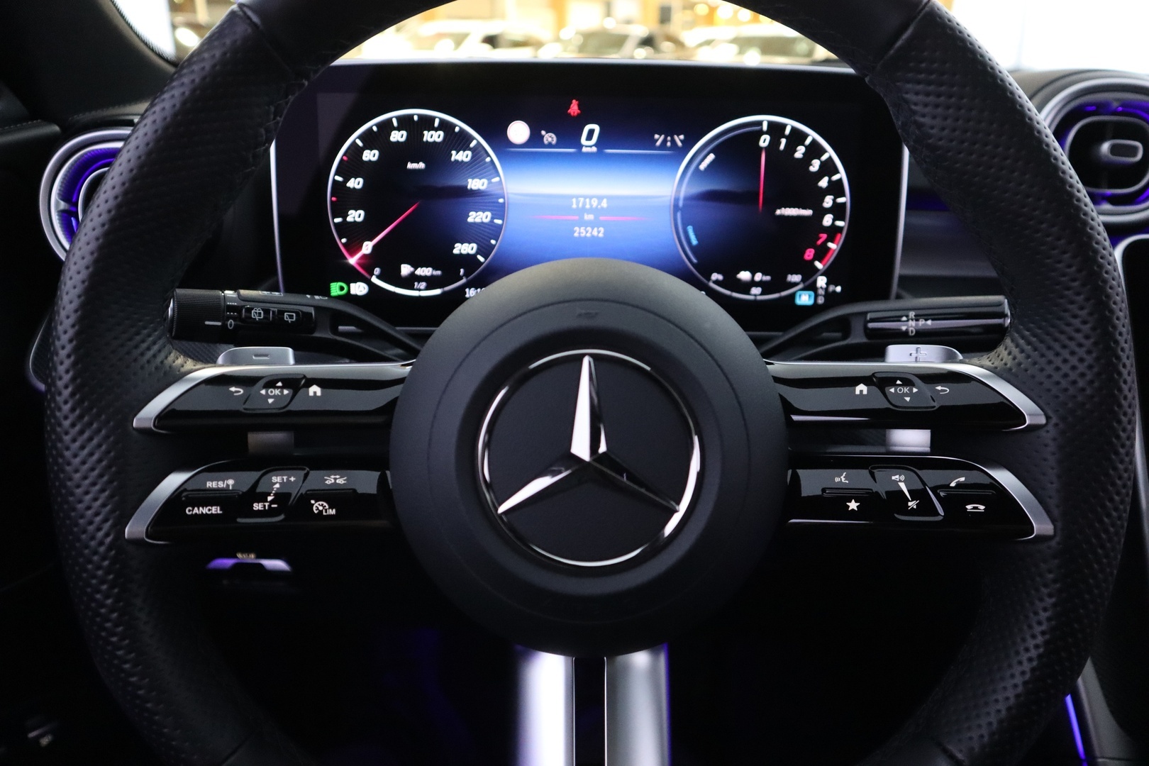 MERCEDES-BENZ C 2024