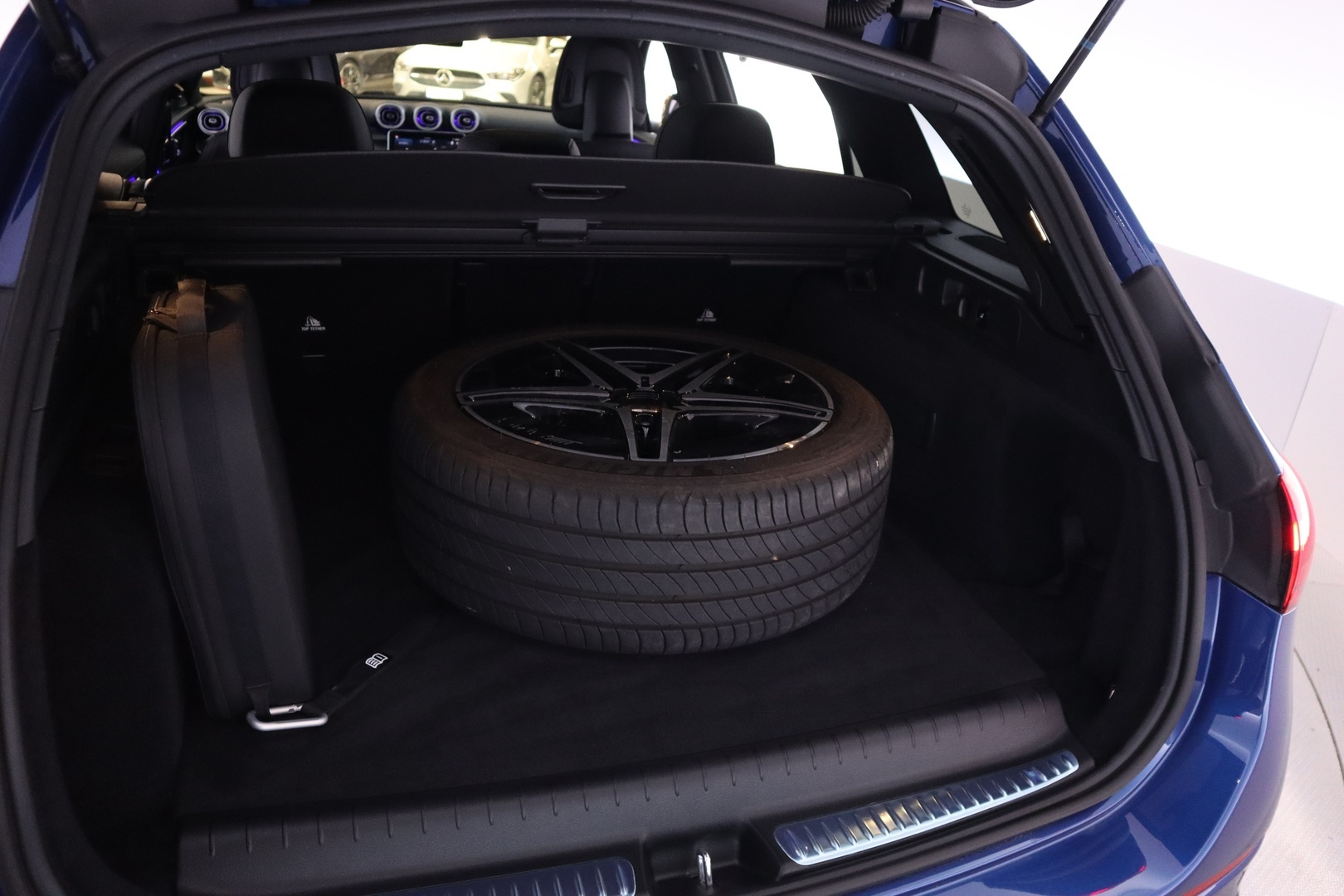 MERCEDES-BENZ C 2024