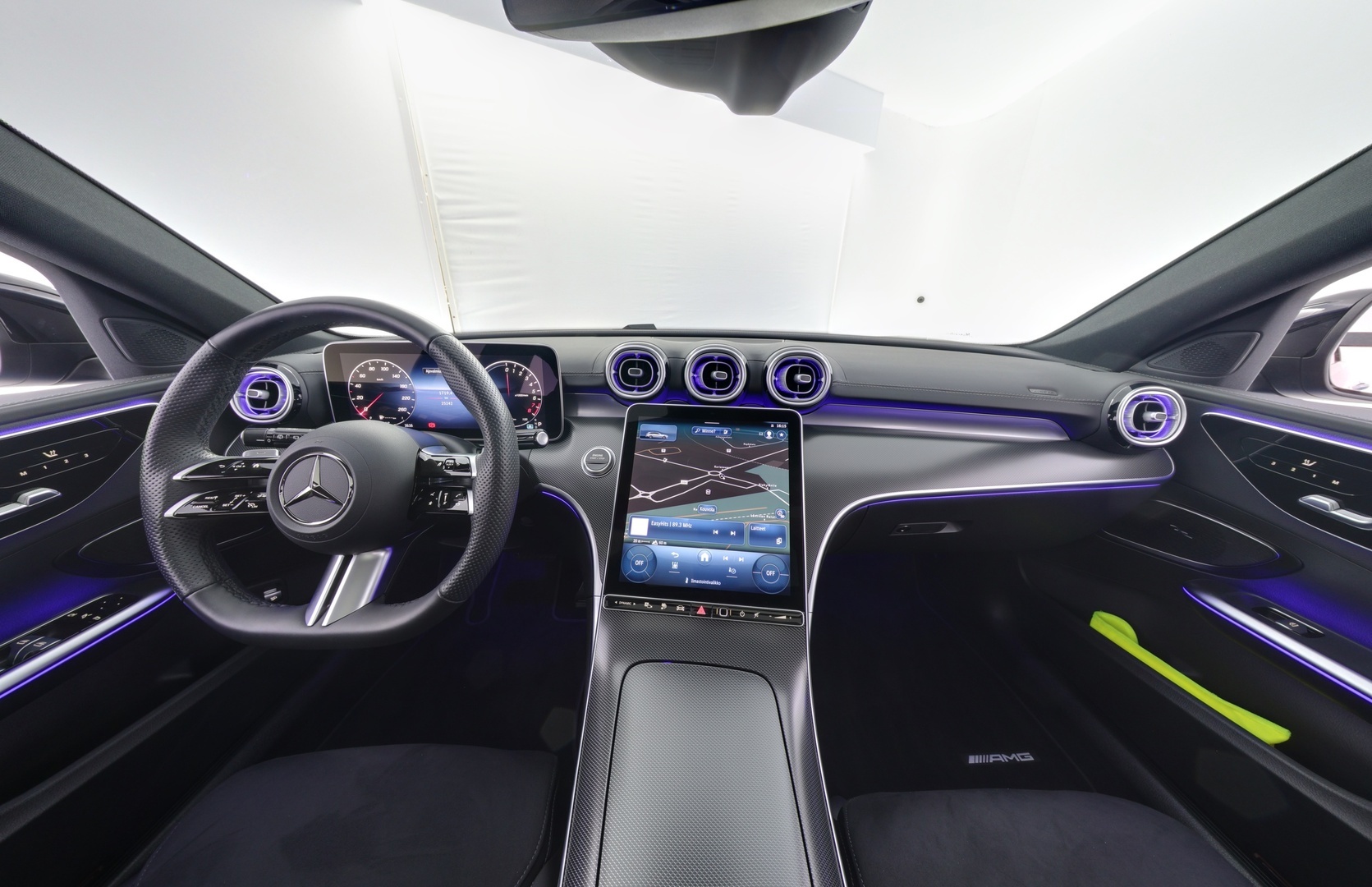 MERCEDES-BENZ C 2024