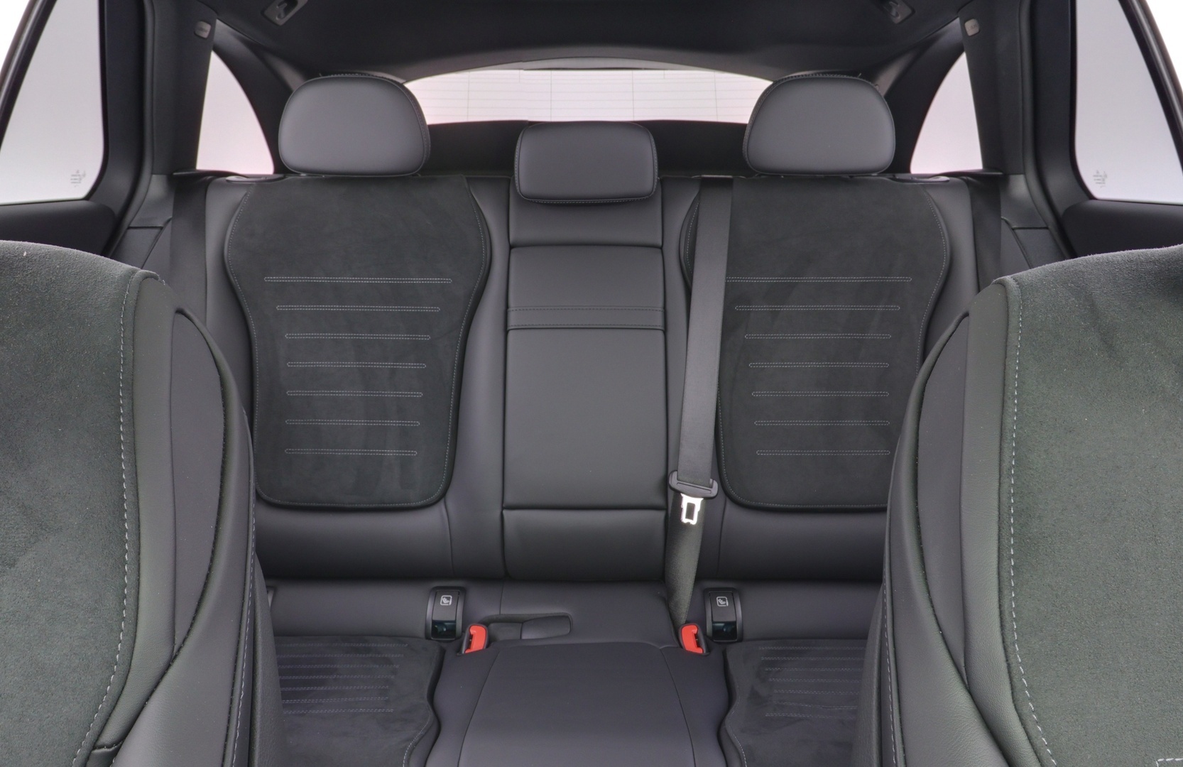 MERCEDES-BENZ C 2024