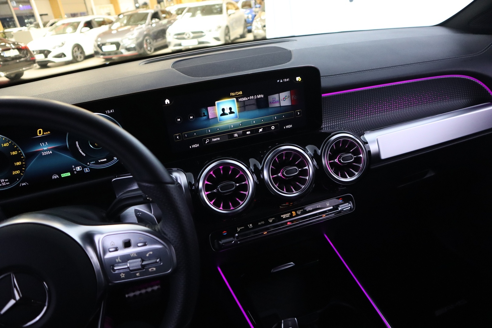 MERCEDES-BENZ EQB 2023