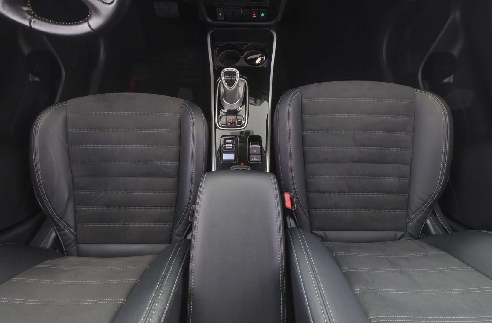 MITSUBISHI Outlander PHEV 2020