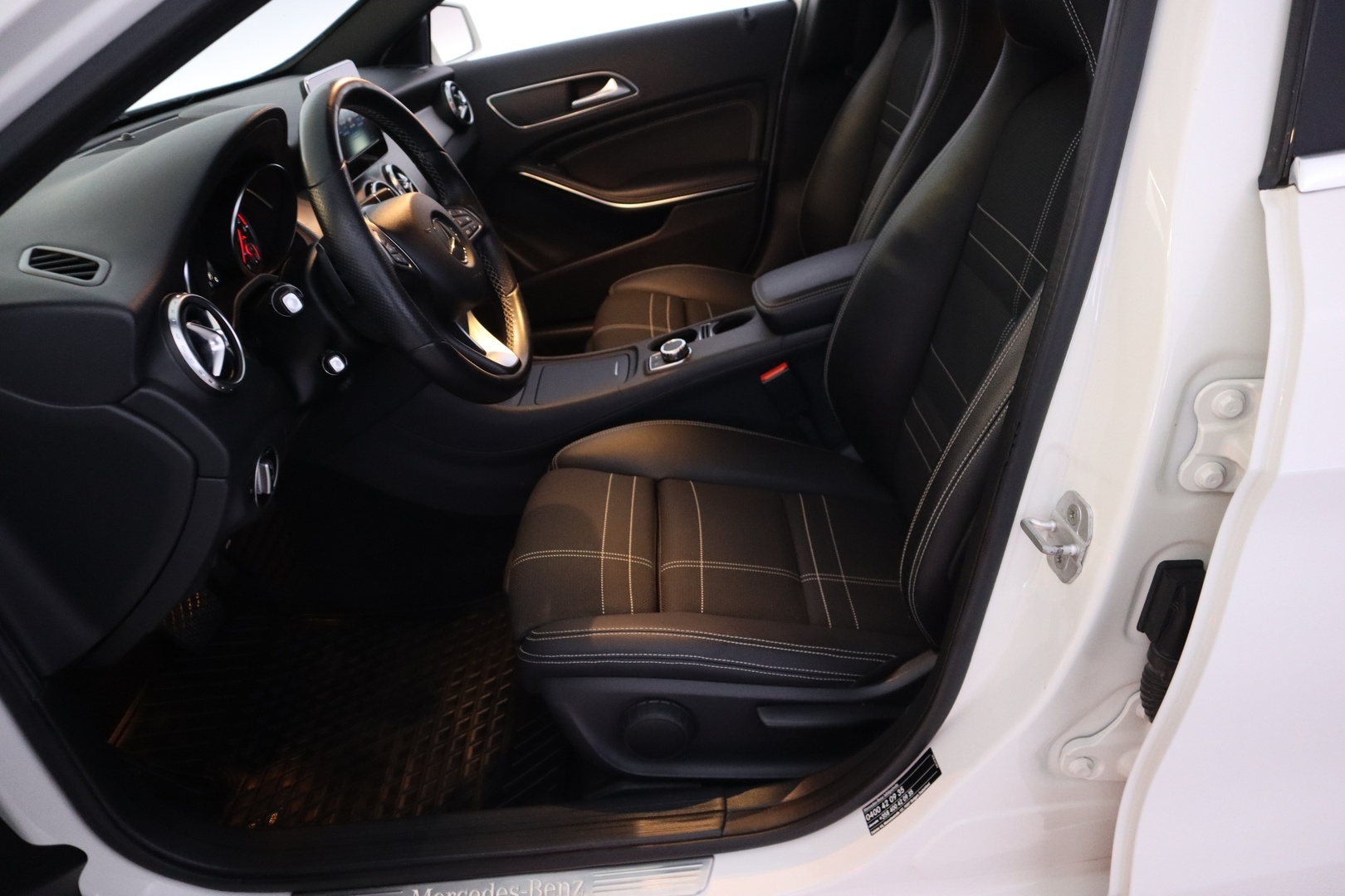 MERCEDES-BENZ GLA 2016