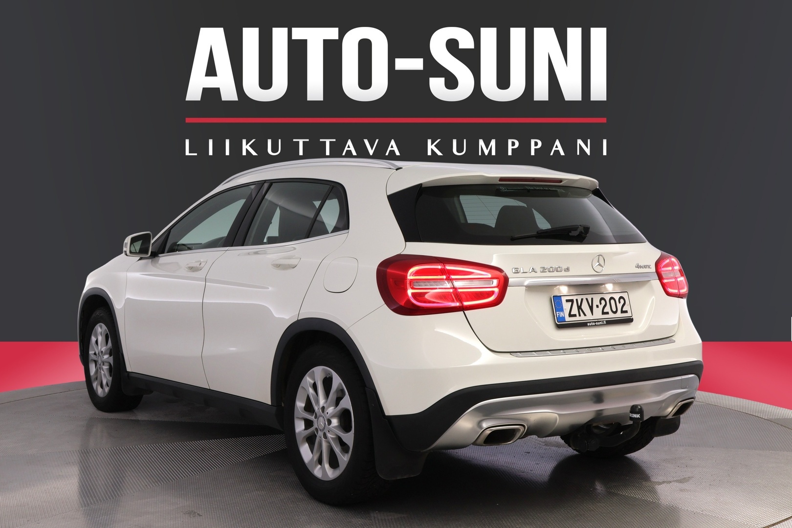 MERCEDES-BENZ GLA 2016