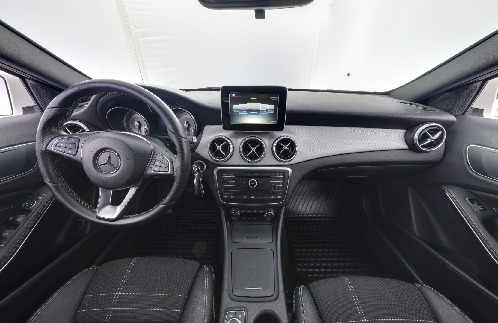 MERCEDES-BENZ GLA 2016