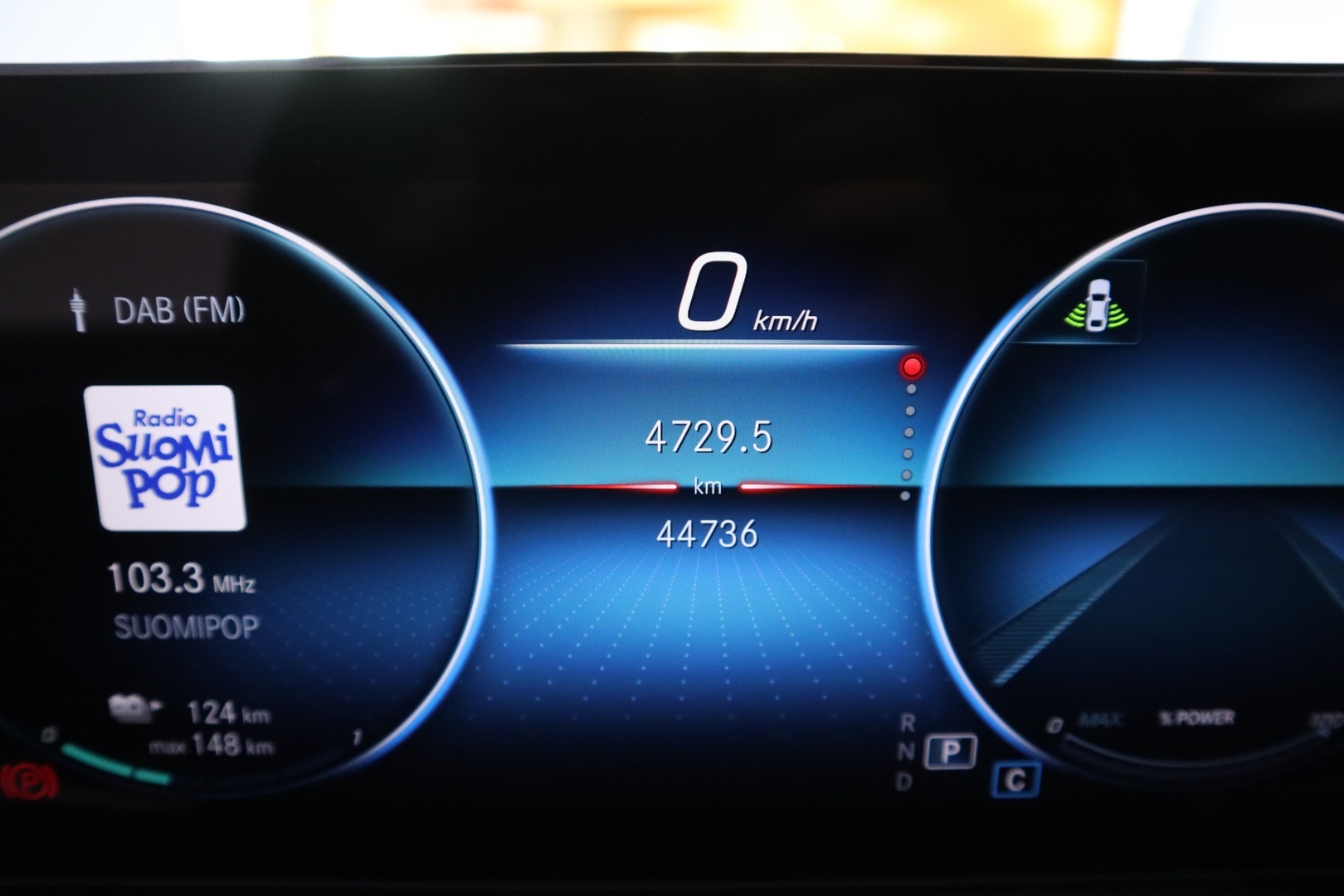 MERCEDES-BENZ EQB 2023