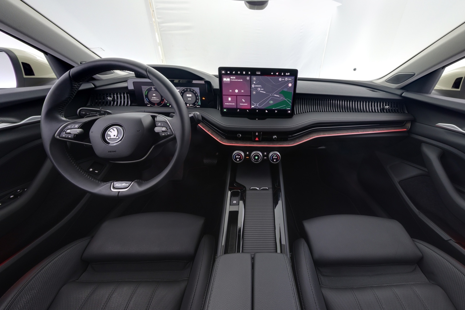 SKODA Superb 2024