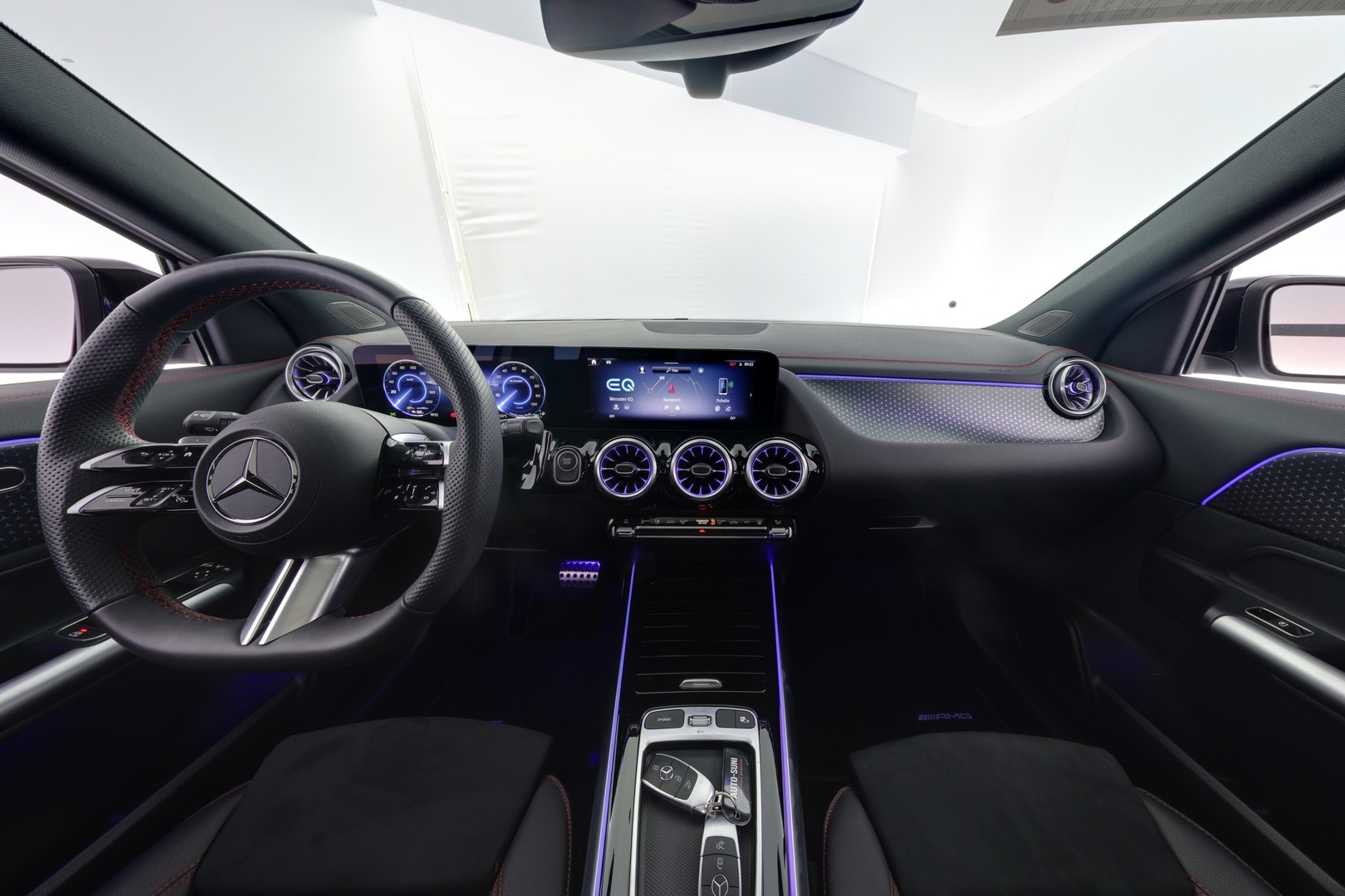 MERCEDES-BENZ EQA 2025