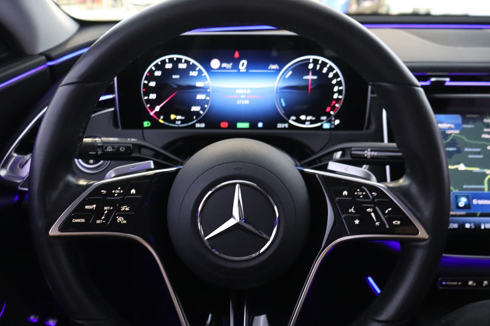 MERCEDES-BENZ E 11