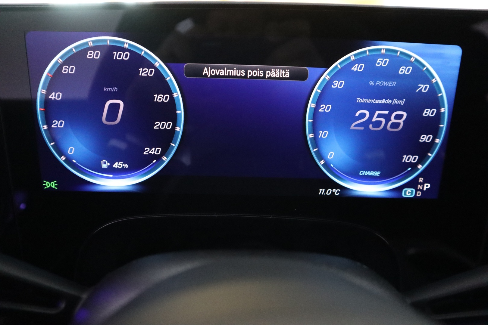 MERCEDES-BENZ GLB 2026