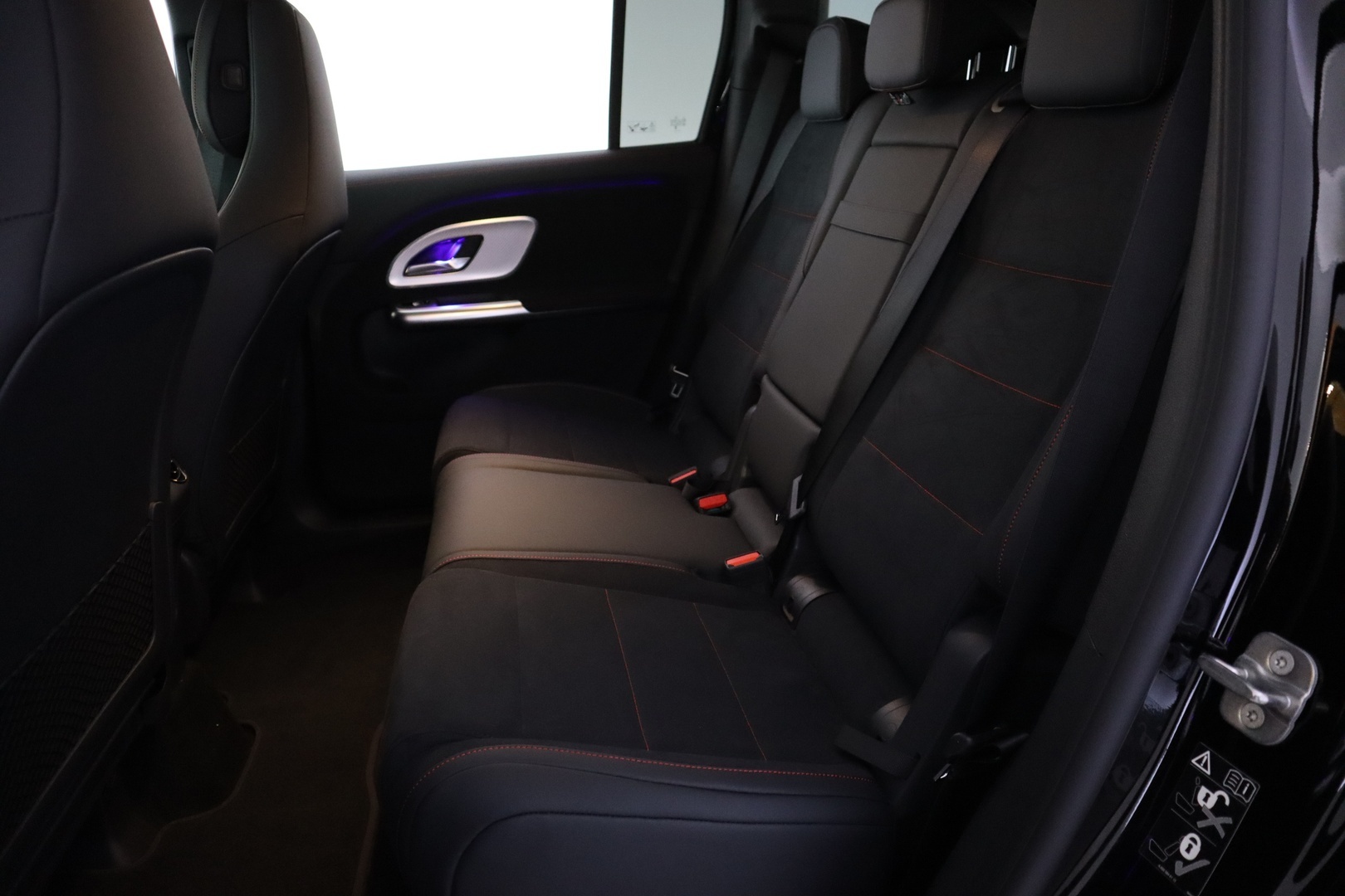MERCEDES-BENZ GLB 2026