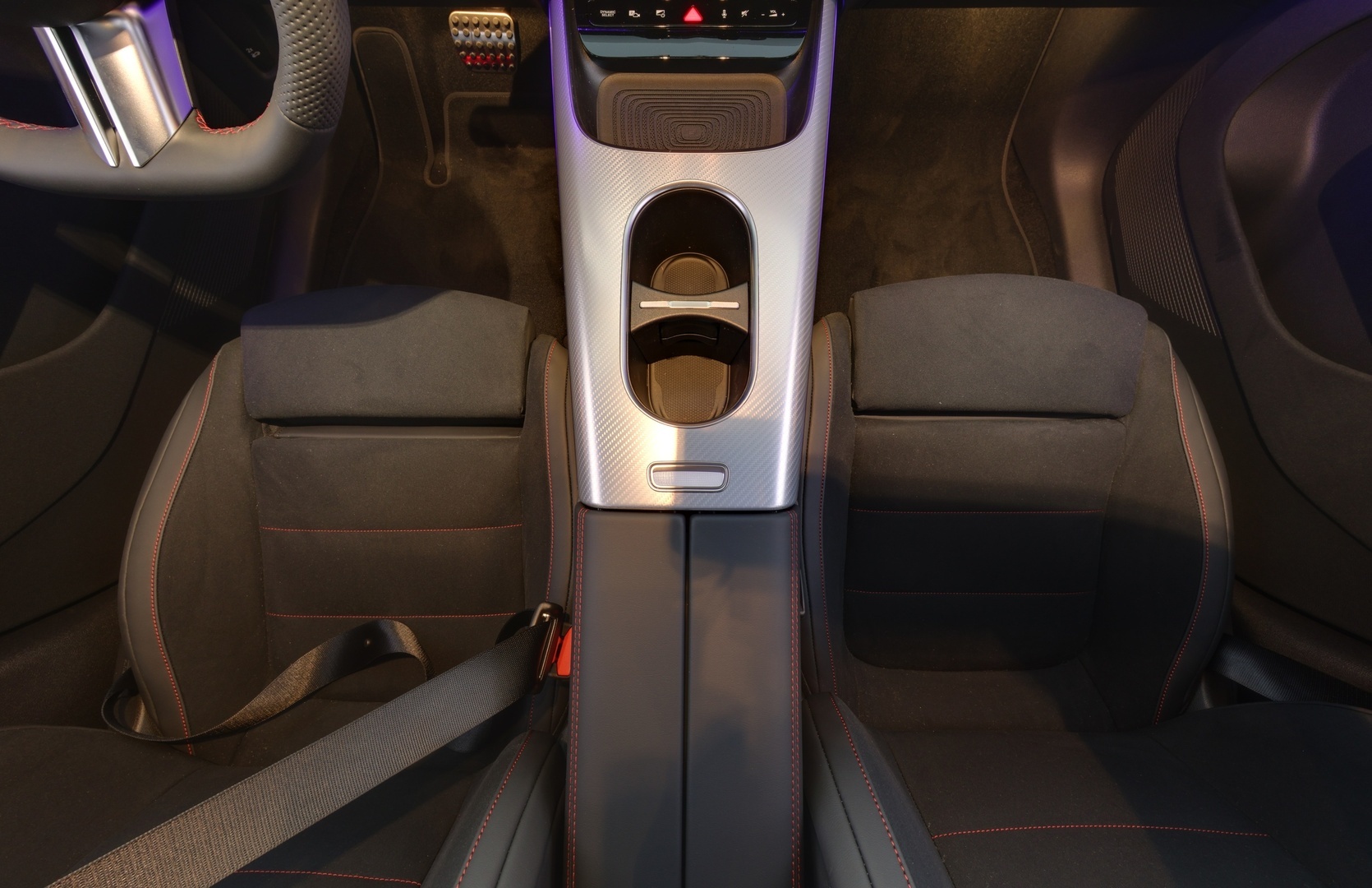 MERCEDES-BENZ GLB 2026