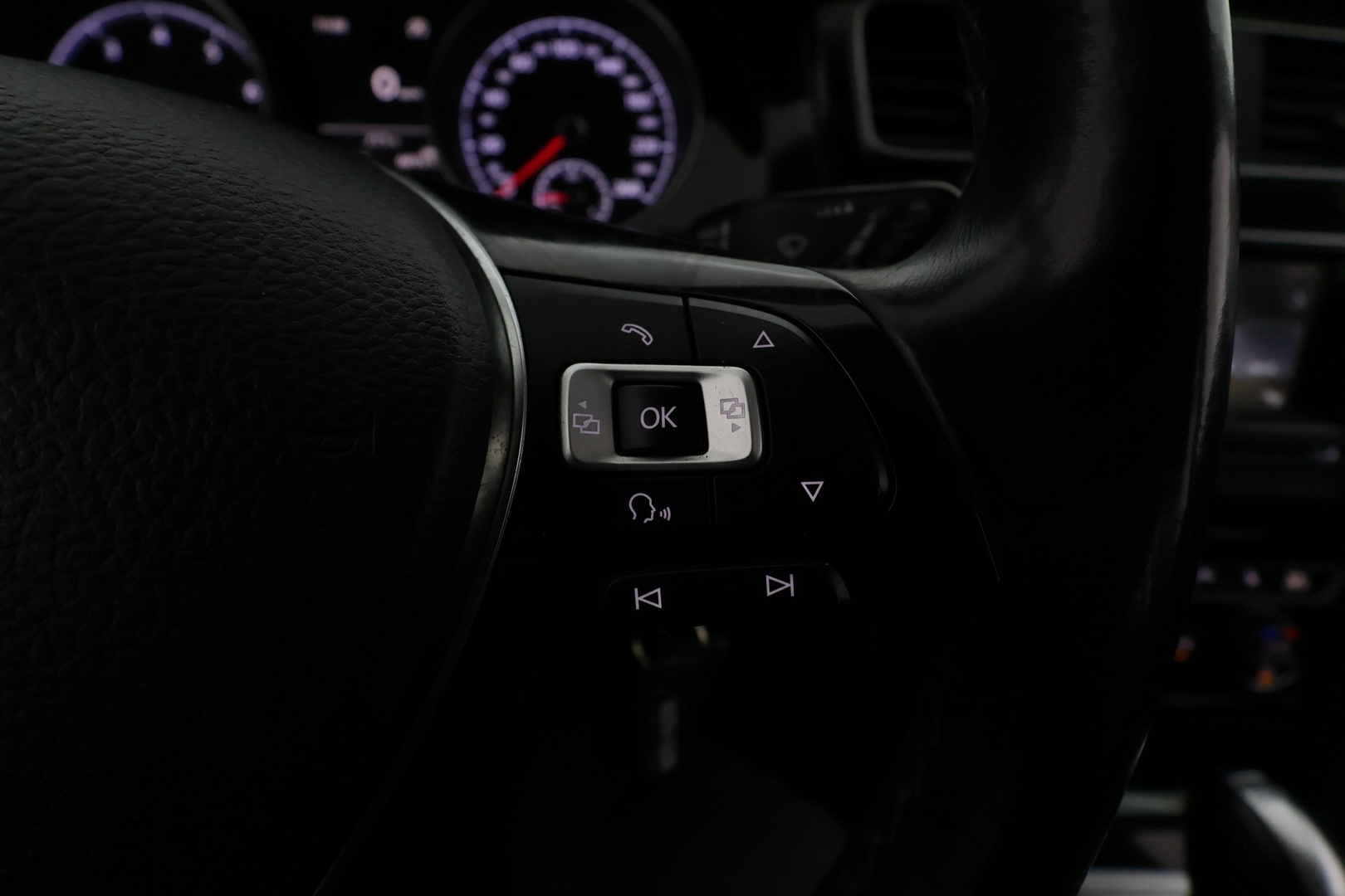 VOLKSWAGEN Golf 2016