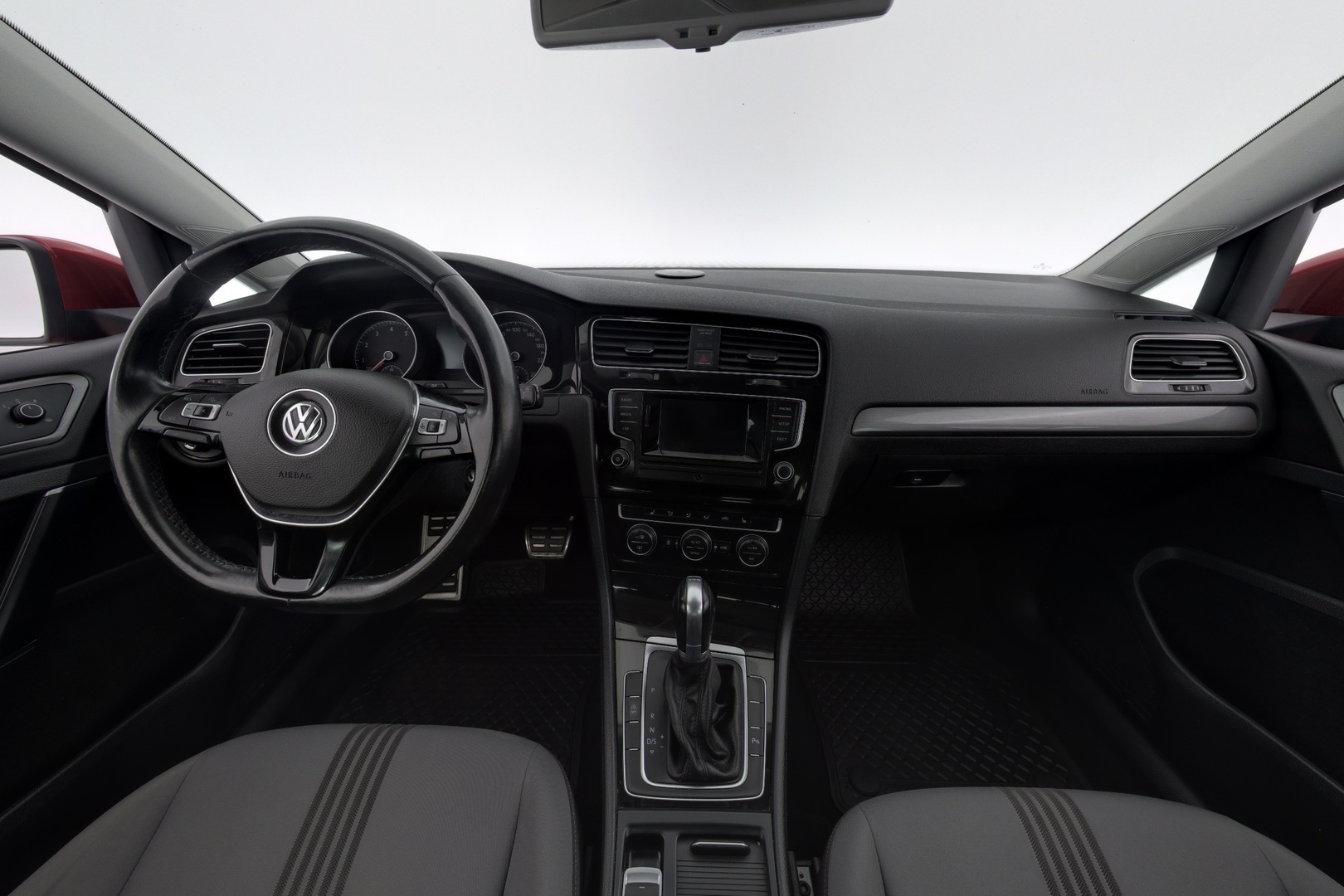 VOLKSWAGEN Golf 2016