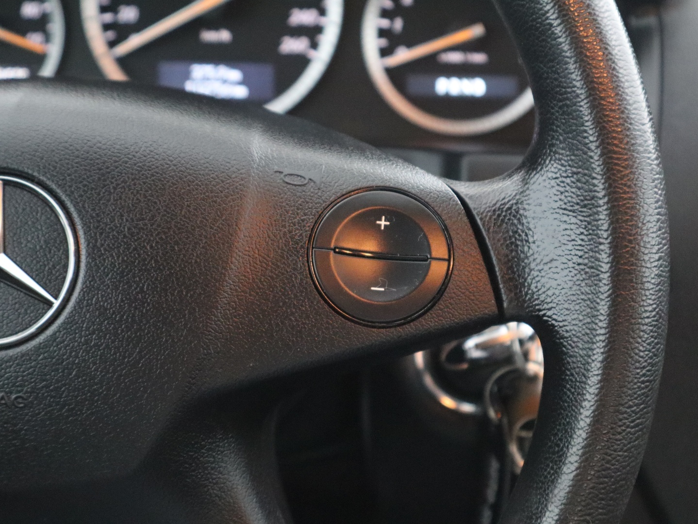 MERCEDES-BENZ C 2009