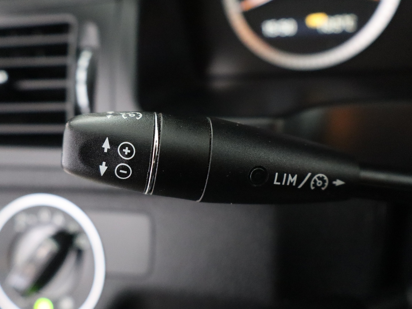 MERCEDES-BENZ C 2009