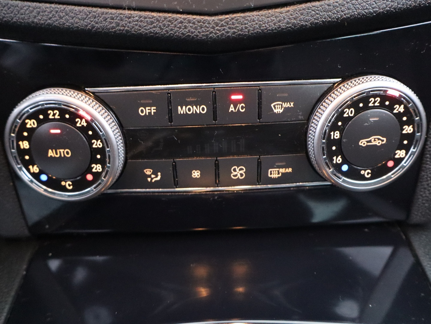 MERCEDES-BENZ C 2009