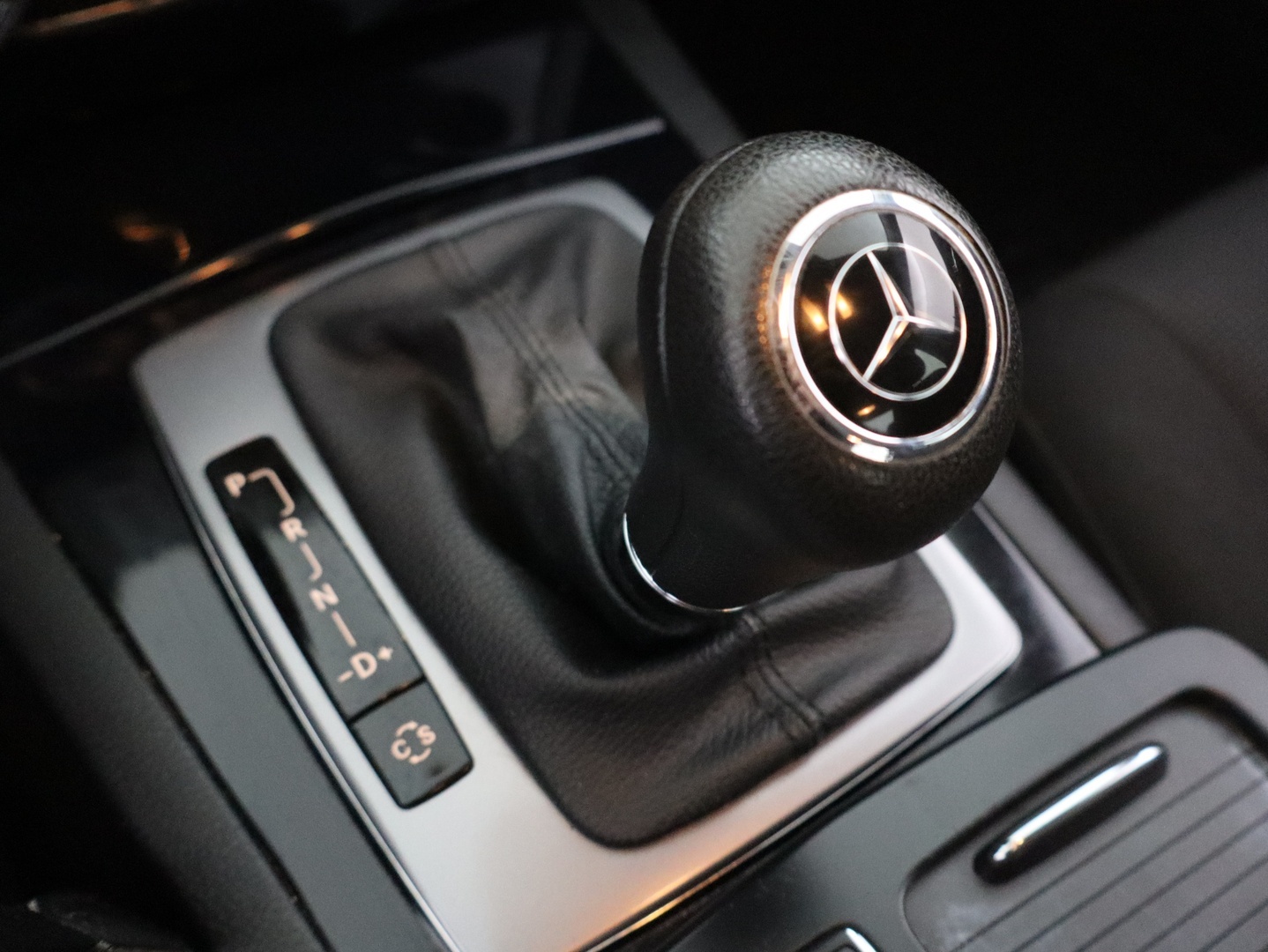 MERCEDES-BENZ C 2009