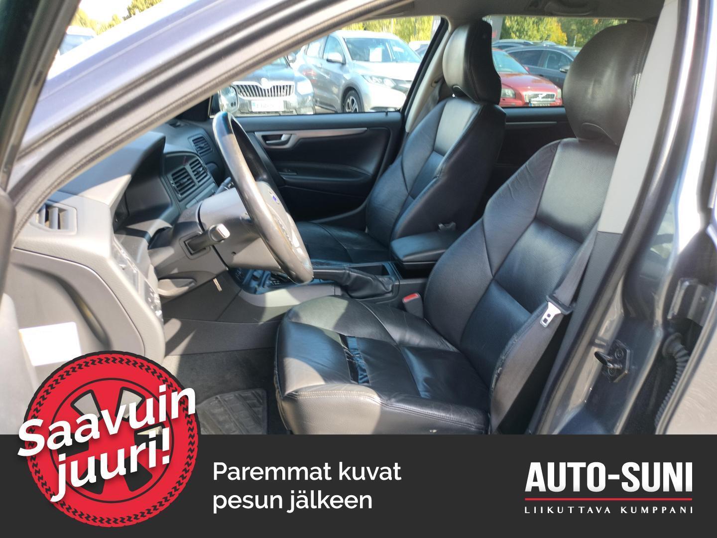 VOLVO V70 2003