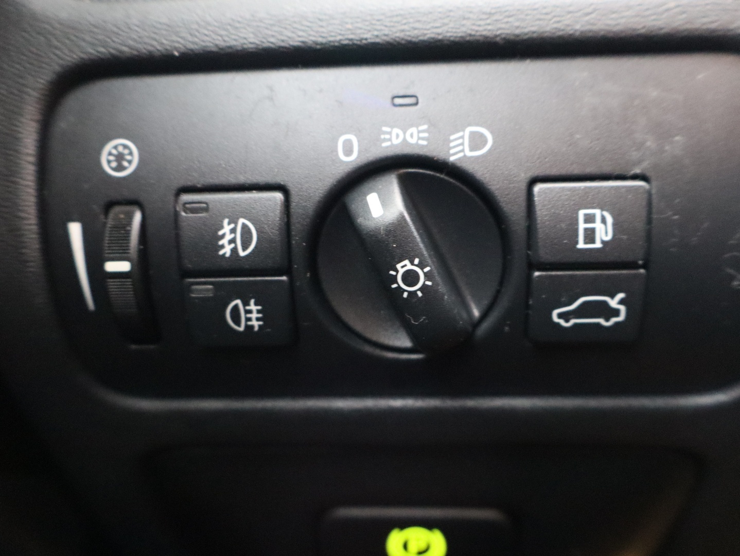 VOLVO V70 2012