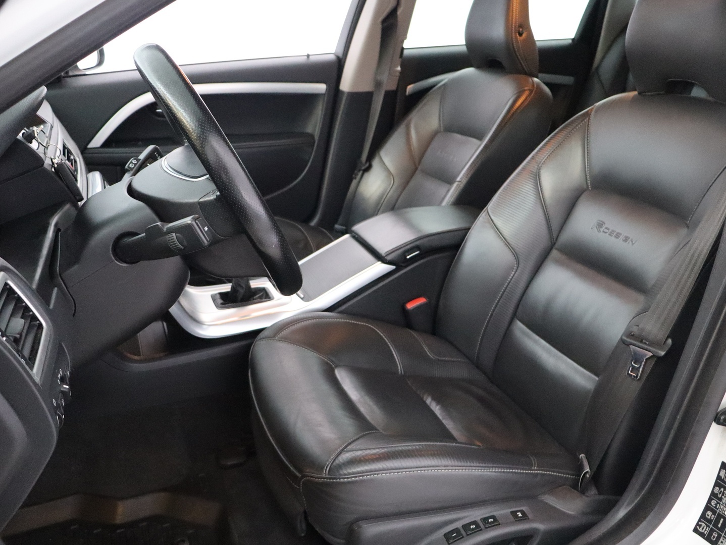 VOLVO V70 2012