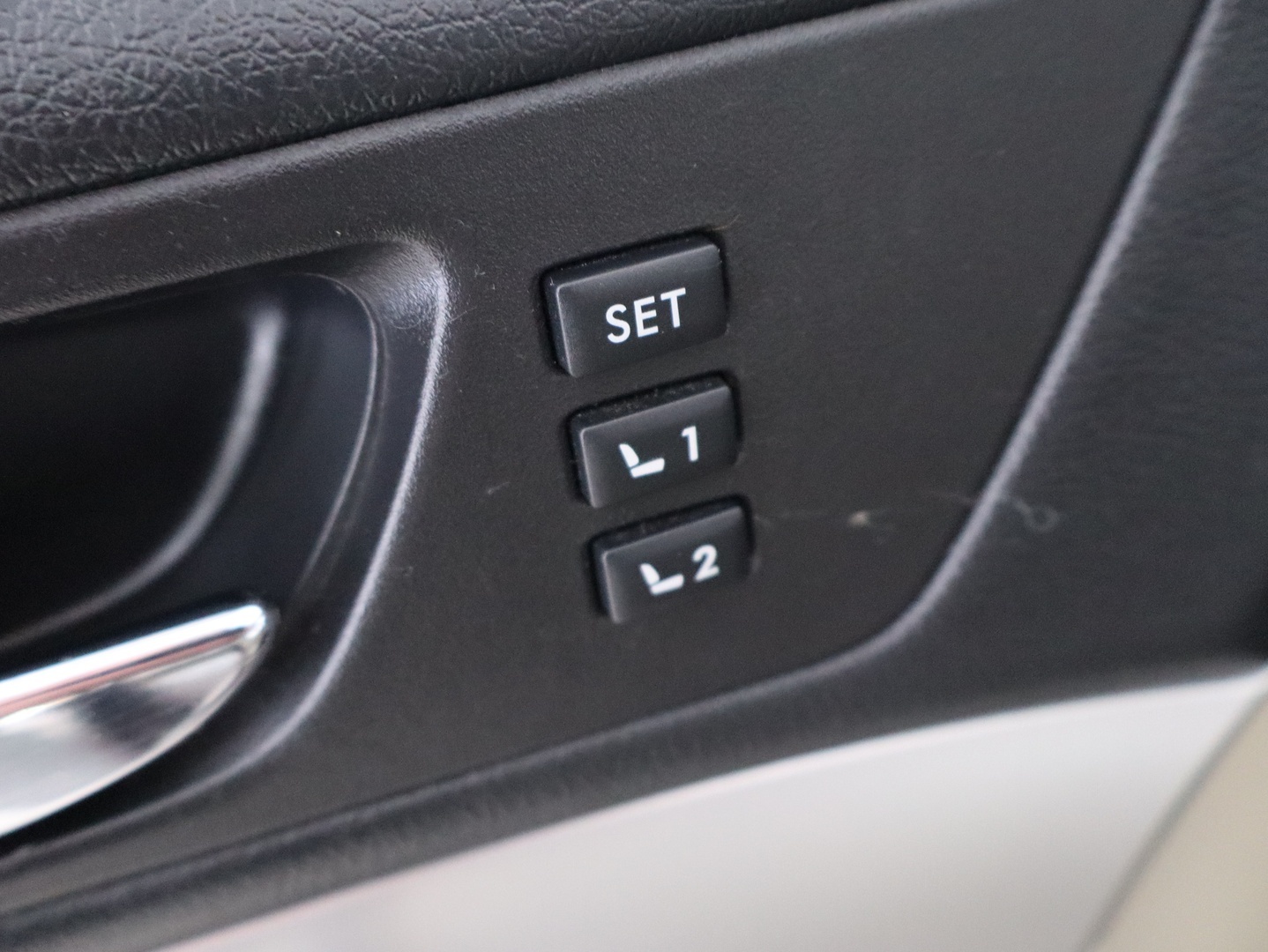 SUBARU Outback 2014