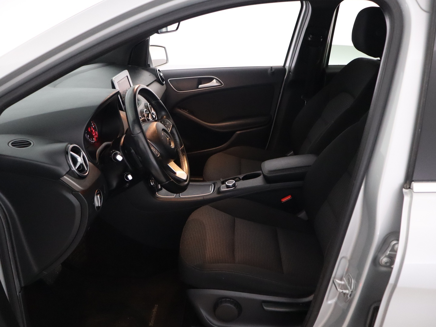 MERCEDES-BENZ B 2015