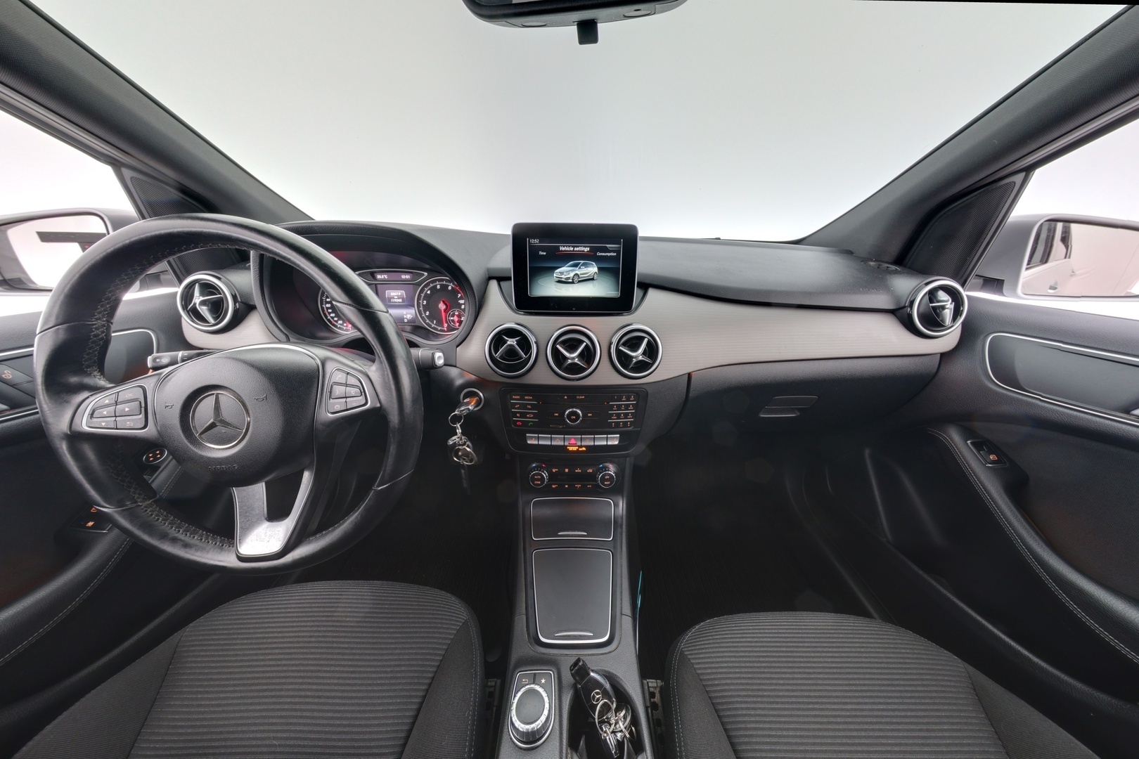 MERCEDES-BENZ B 2015